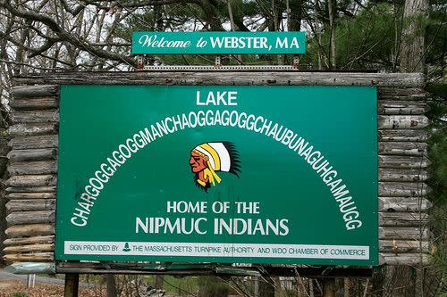 Welcome to Webster, MA - Lake Chargoggagoggmanchaoggagoggchaubunagungamaugg sign